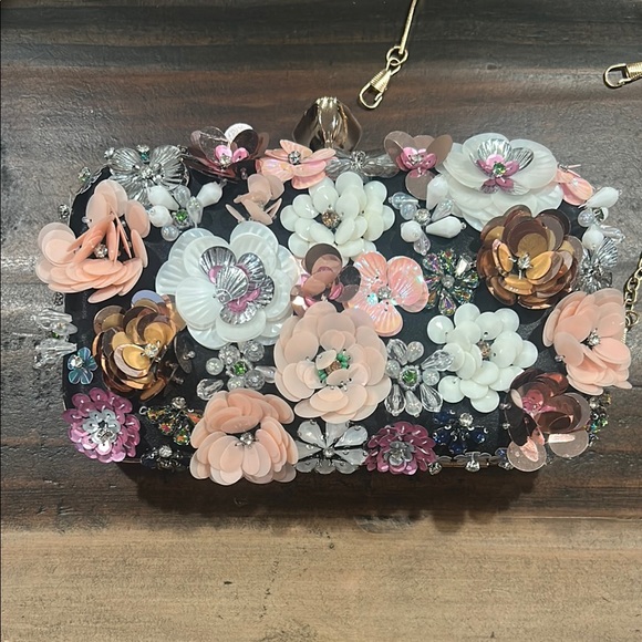 Handbags - Embellished Floral Evening Clutch - Black with Pink & White Flowers